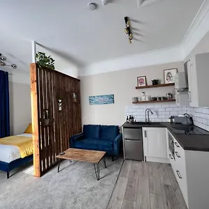  Apartment Norton House
