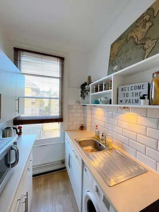 The Palm Apartment Brighton
